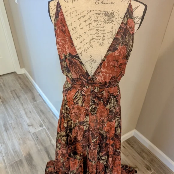 🔥Ronny Kobo Sexy Floral Maxi Dress Plunging Neckline 💥 Spaghetti Straps - Picture 5 of 5